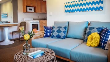 Standard Apartment, Partial Ocean View | Living area