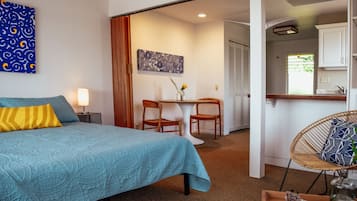 Estudio básico, vistas al jardín | 1 dormitorio, wifi gratis, ropa de cama