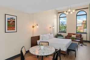 Premium bedding, down duvets, free WiFi, bed sheets