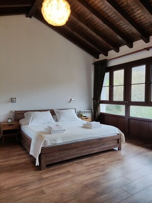 3 Schlafzimmer, Bügeleisen/Bügelbrett, Reisekinderbett, Bettwäsche