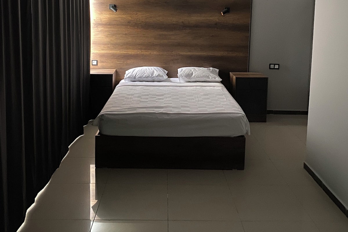 1 bedroom, desk, laptop workspace, free WiFi