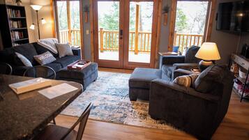 Smart TV, libros y estéreo