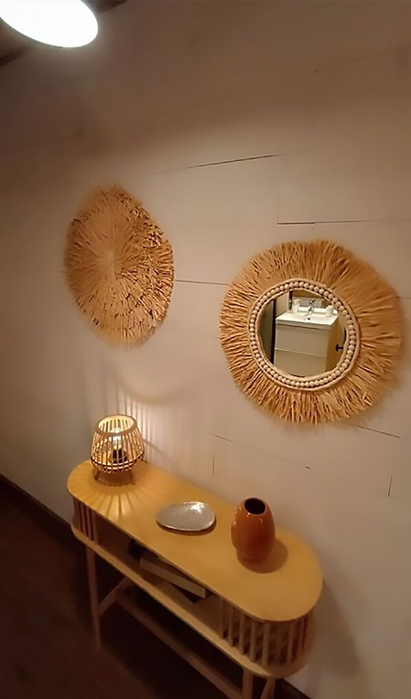 المنشأة من الداخل