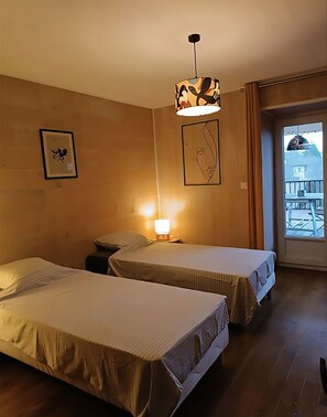 1 chambre, fer et planche à repasser, Wi-Fi gratuit, draps fournis