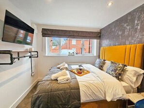 1 chambre, fer et planche à repasser, accès Internet, draps fournis