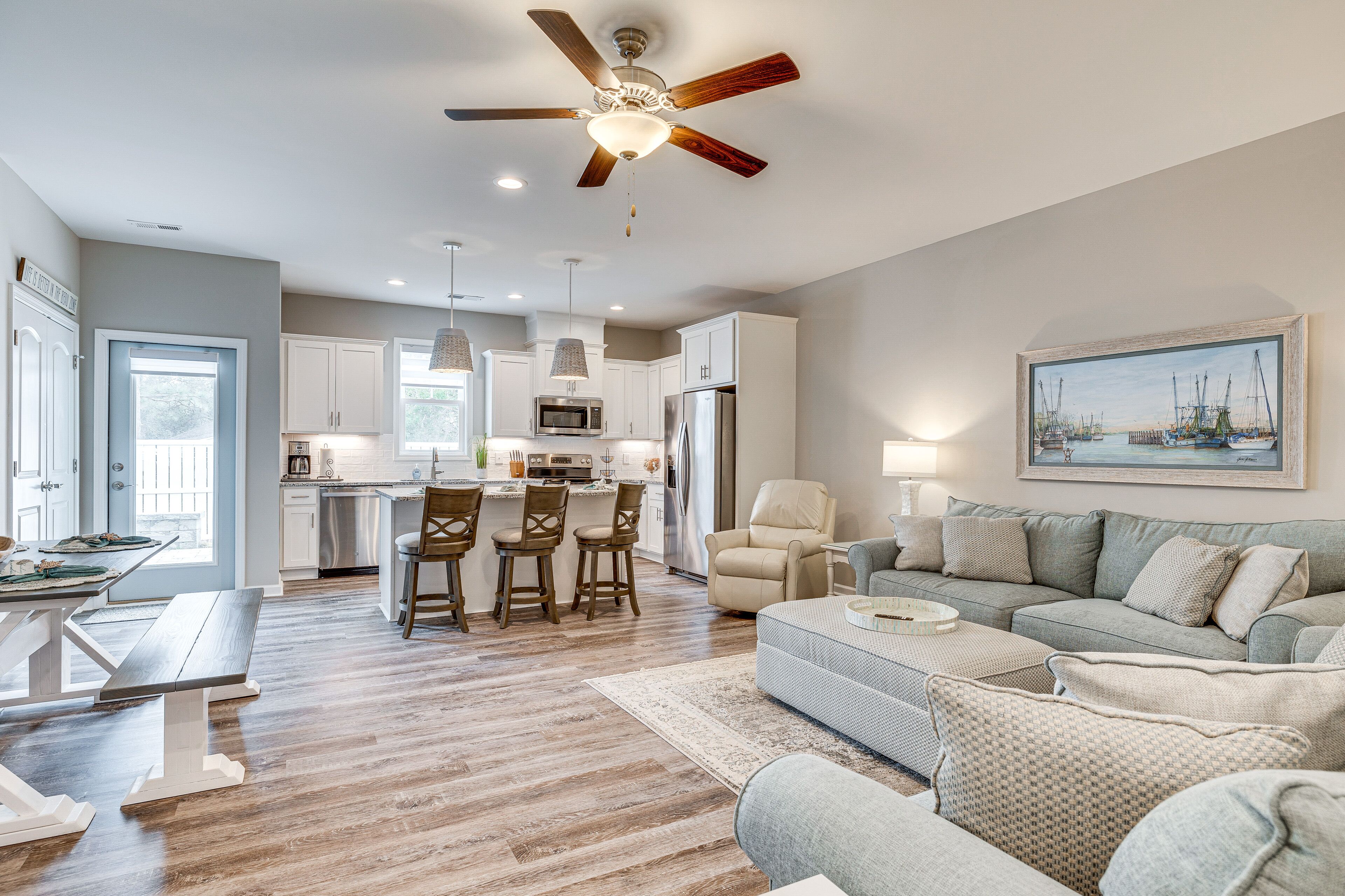 Beaufort Townhome w/ Pool Access: 2 Mi to Downtown