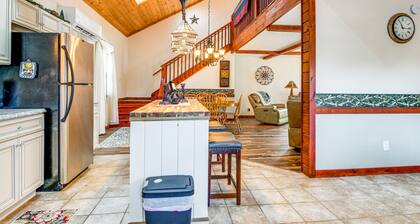 Riverfront Peru Cabin ~ 2 Mi to Lake Champlain!