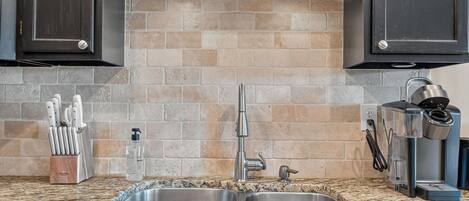 Condo, Multiple Beds (Sandy's Beach Retreat) | Private kitchen