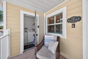 コンドミニアム ベッド (複数台) (Sandy's Beach Retreat) | テラス / パティオ