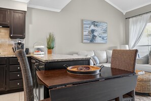 Appart'hôtel, plusieurs lits (10G, Sandy's Beach Retreat) | Intérieur