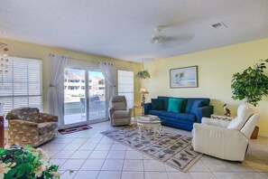 Living area - 3 A, Three Bedroom Townhome (Miramar Beach)