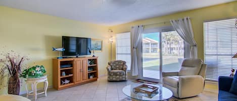 Townhome, Multiple Beds (3 A, Three Bedroom Townhome) | Living area | TV, stereo