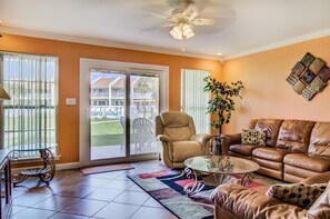 Living area - 4 A, Three Bedroom Townhome (Miramar Beach)