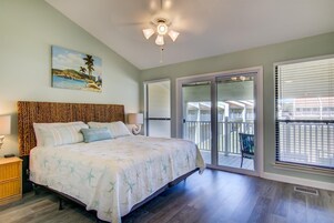 House, Multiple Beds (2B, Fore Shore!) | 3 bedrooms, iron/ironing board