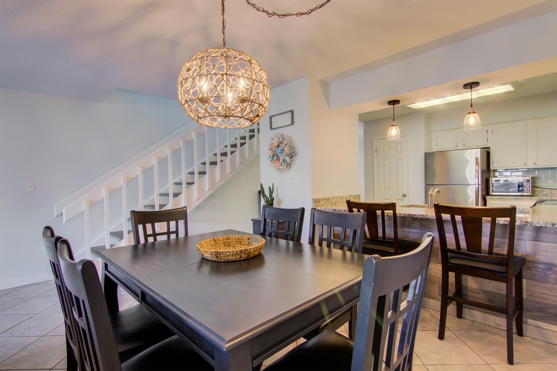 House, Multiple Beds (2B, Fore Shore!) | Dining