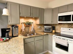Condo, 1 King Bed (6 D, One Bedroom Condo) | Private kitchen - 6 D, One Bedroom Condo (Destin)