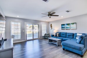 Living area - 3 C, Three Bedroom Townhome (Miramar Beach)