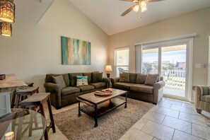 Living area - 9 G, Two Bedroom Condo (Destin)