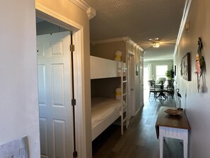 Lägenhet - 1 kingsize-säng (9 A, One Bedroom Condo) | 1 sovrum