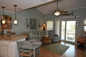 Condo, Multiple Beds (Emerald Escape) | Private kitchen | Oven, toaster