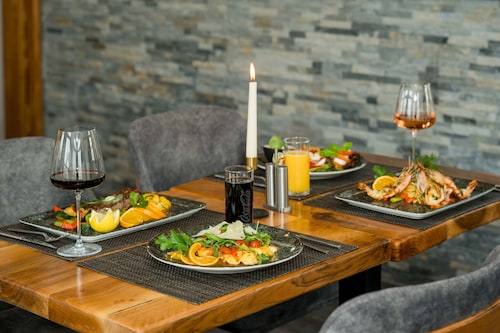 ROCA Restaurant & Hotel