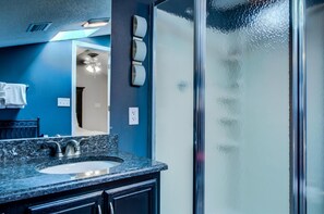 Condo, Multiple Beds (Seacove 7E 2 Bedroom Condo) | Bathroom