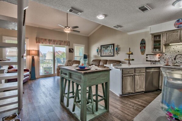 Condo, varias camas (Southern Charm on the Gulf) | Cocina privada