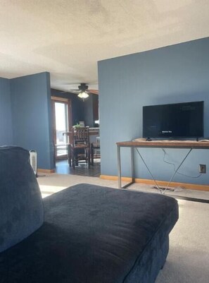 Smart TV, DVD player, books