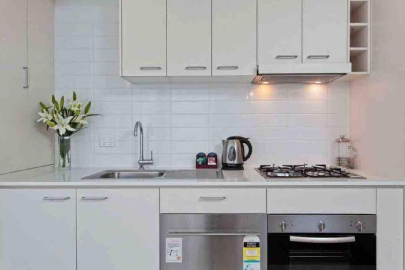 Kühlschrank, Mikrowelle, Ofen, Geschirrspüler