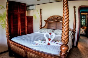 2 habitaciones, espacio para trabajar con laptop y ropa de cama 