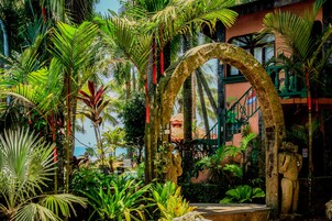 Fachada de la propiedad