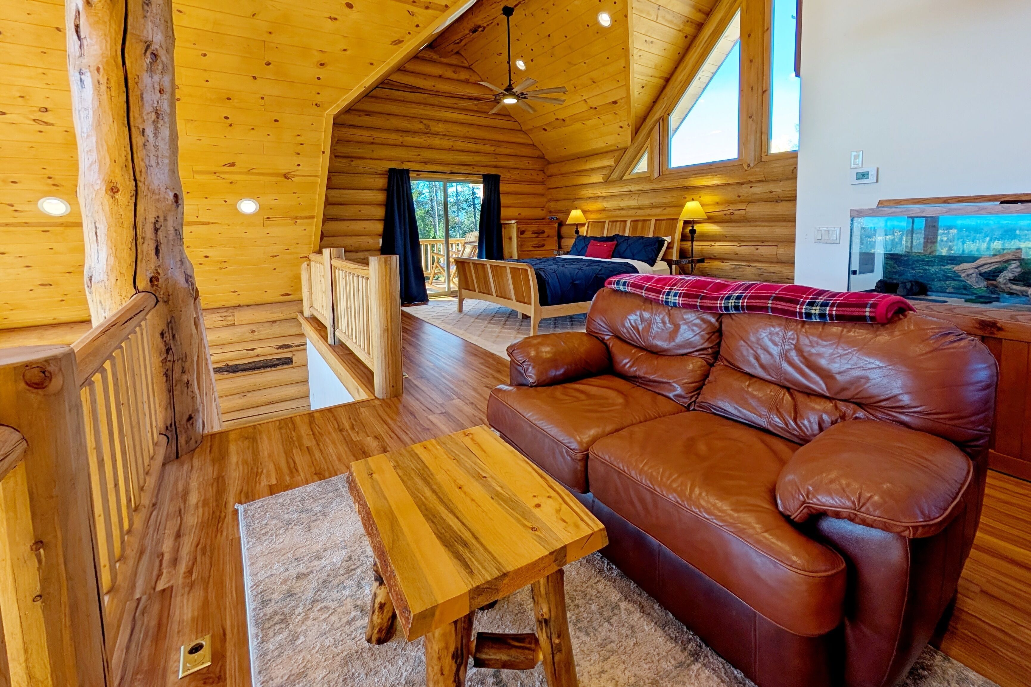 Smart TV, fireplace, table tennis