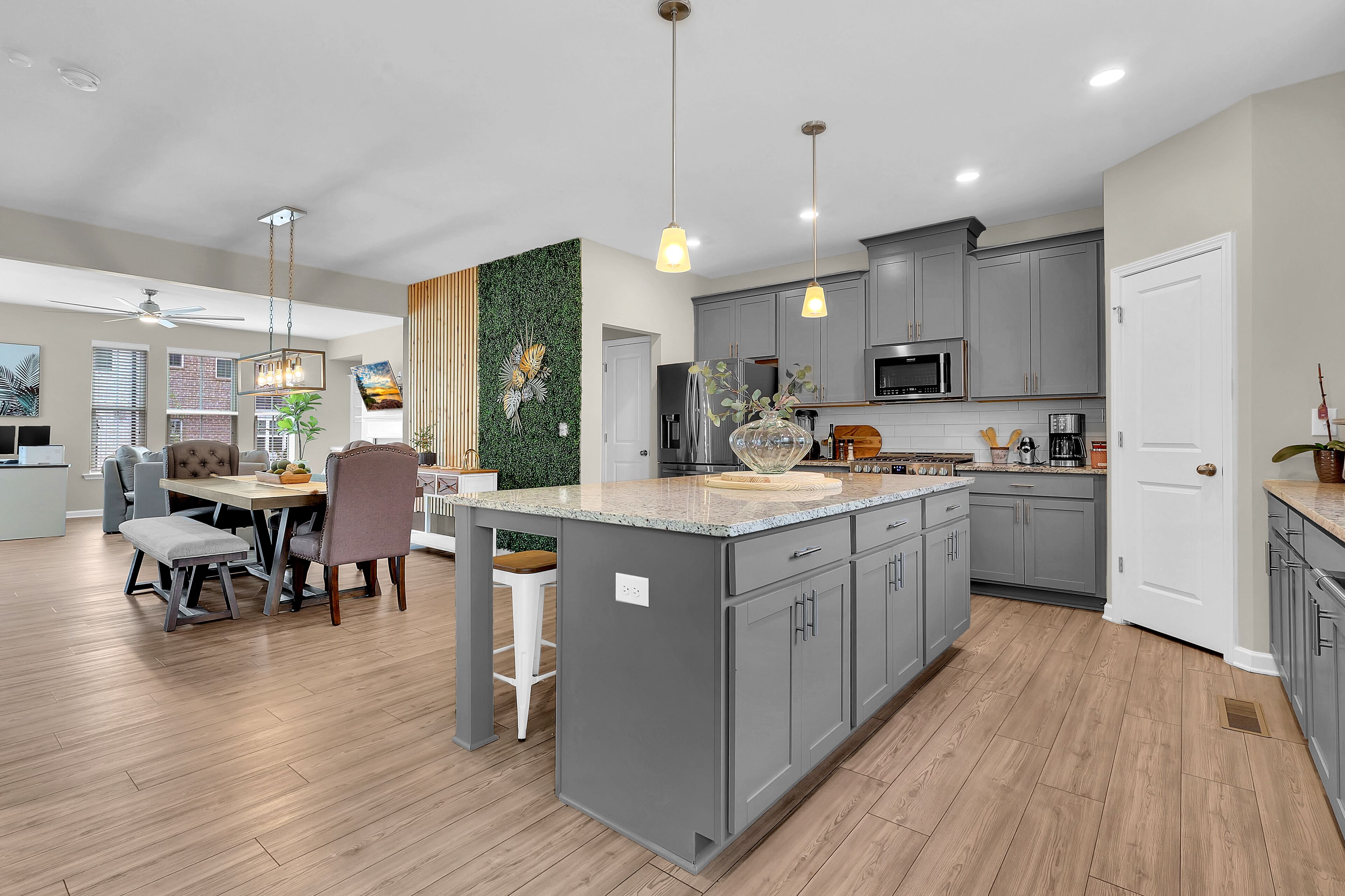 冰箱、微波炉、烤箱、洗碗机