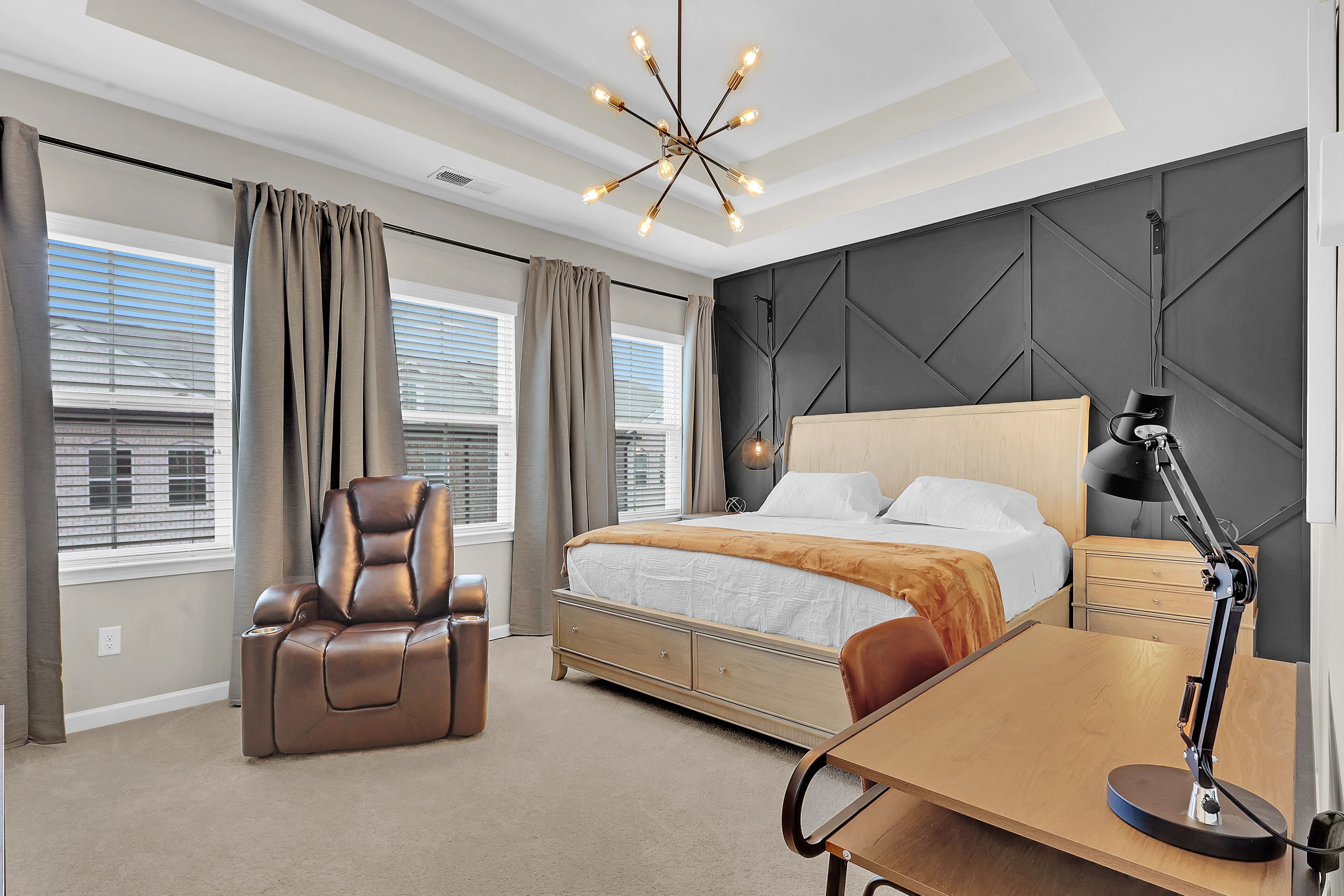 2 bedrooms, desk, iron/ironing board, WiFi