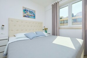 Unclassified image, 5 of 37, button