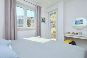 2 Schlafzimmer, Bügeleisen/Bügelbrett, Bettwäsche