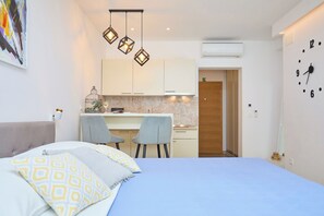 2 bedrooms, iron/ironing board, WiFi, bed sheets - Hedera Estate, Hedera Studio 3 (Dubrovnik)