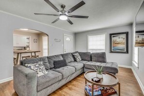 Smart TV - Cowtown Casita (Fort Worth)