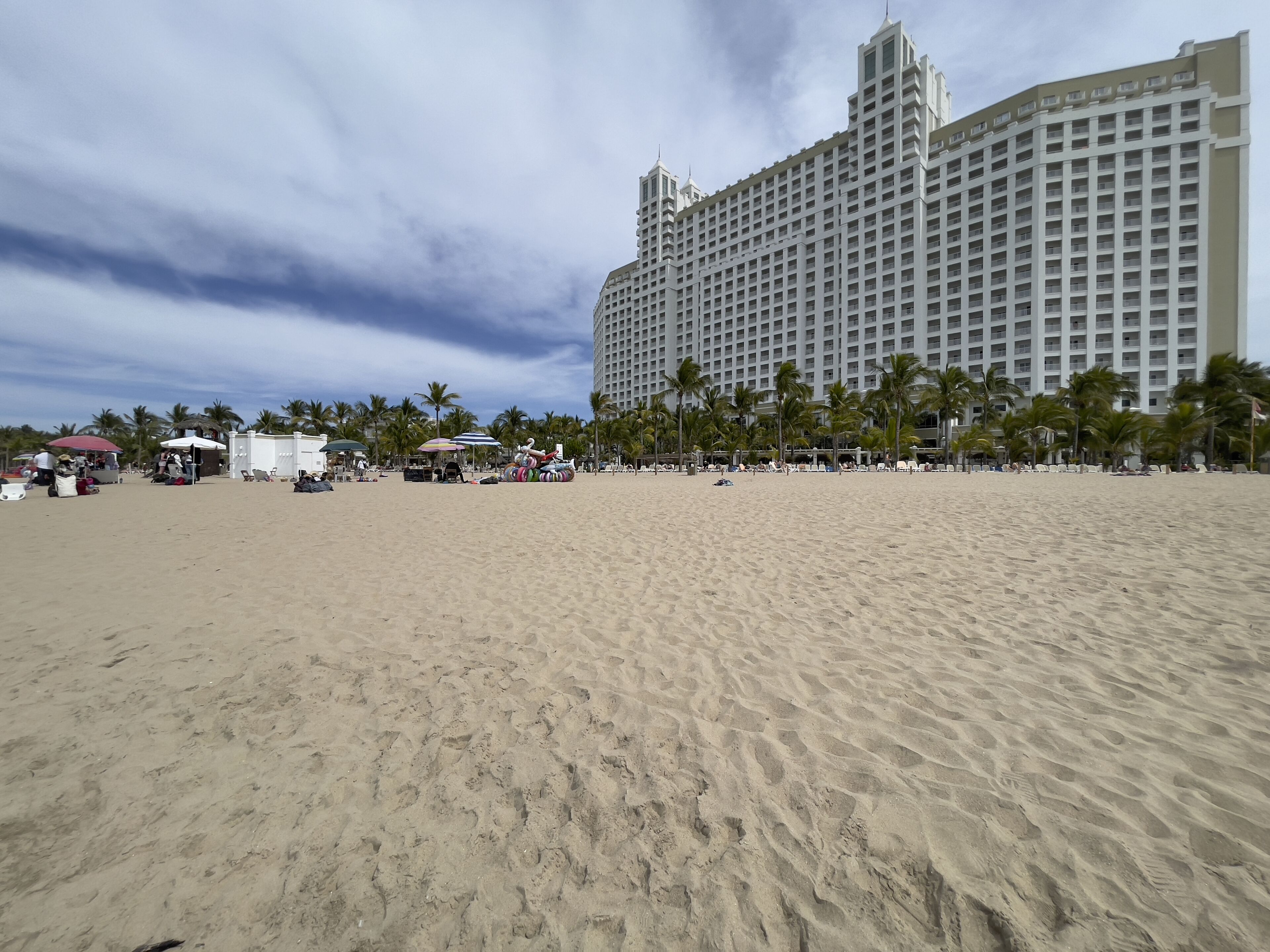 Casa estándar, cocina, junto a la playa | Vista al resort