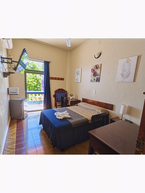 Habitación Premium doble | Ropa de cama de alta calidad y edredones de plumas