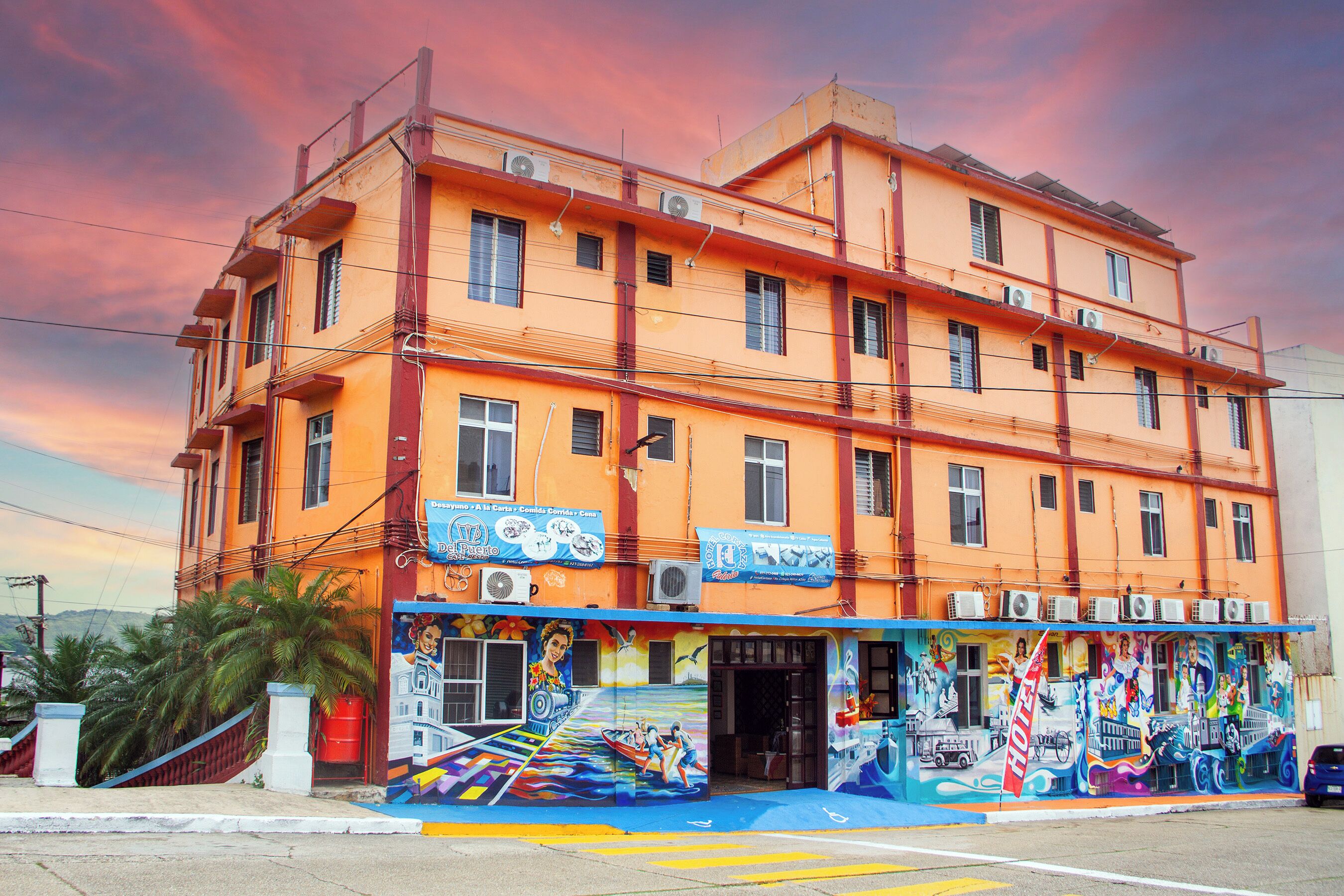 Vista frontal de la propiedad