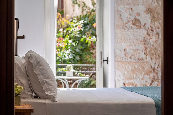 Gallery Double Room, City View | Premium bedding, down comforters, individually decorated - Porto Vecchio (Chania)