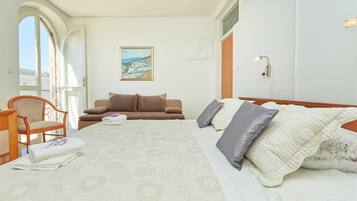 1 bedroom, free WiFi, bed sheets