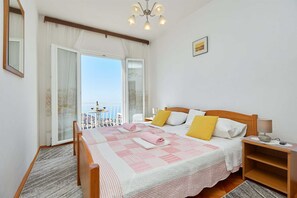 1 quarto, Wi-Fi de cortesia, roupa de cama