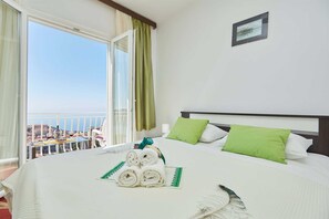 1 bedroom, free WiFi, bed sheets