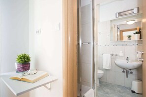 Hair dryer, towels - Double room near the Old Town :) (Dubrovnik)