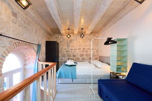 1 chambre, fer et planche à repasser, Wi-Fi gratuit, draps fournis