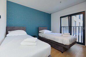 1 quarto, escrivaninha, Wi-Fi de cortesia, roupa de cama