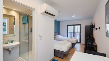 1 bedroom, desk, free WiFi, bed sheets