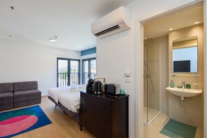 1 bedroom, desk, free WiFi, bed sheets